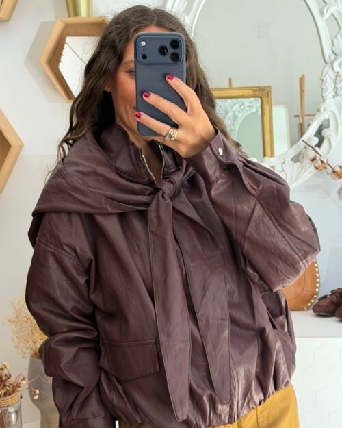 BOMBER EFECTO PIEL CON CAPUCHA