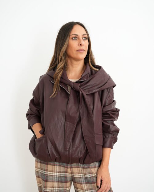 BOMBER EFECTO PIEL CON CAPUCHA