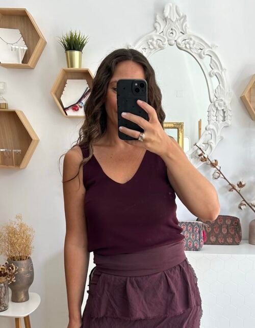 Top básico pico berenjena