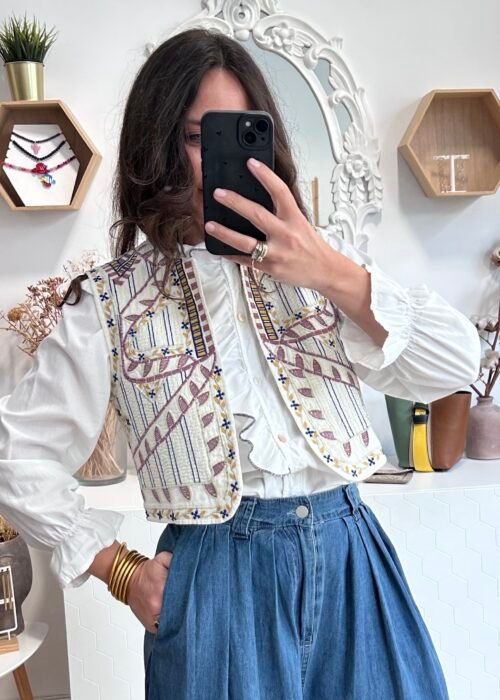 Chaleco bordado étnico